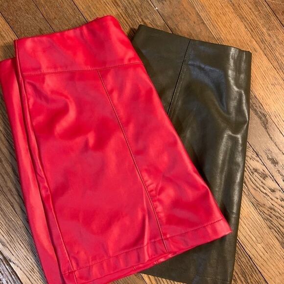 Bundle of two pleather forever 21 miniskirts. Sz L - Picture 1 of 5